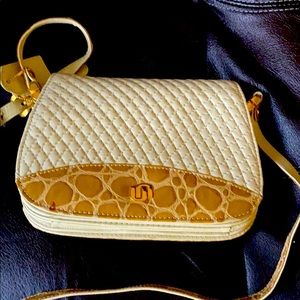 Vintage creme leather bag